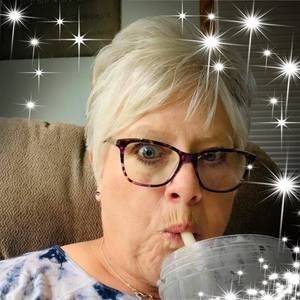 Meet your Posher, Lesli